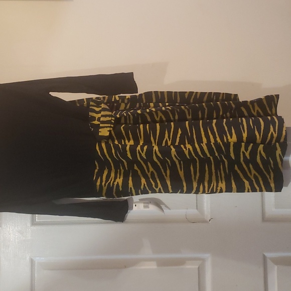 Dress - Picture 4 of 4